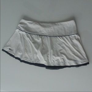 Nike tennis skorts size L